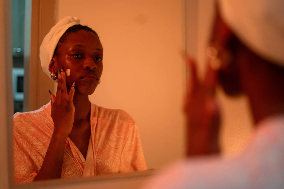 How to Properly Apply a Moisturizer to Your Skin: The Body Care Ritual Dermatologists Swear By