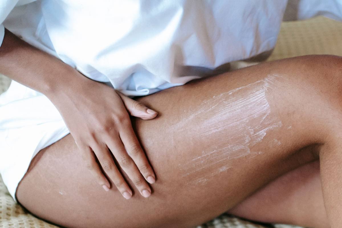 The Ultimate Guide to Choosing a Body Moisturizer for Dry Skin (That Actually Works)