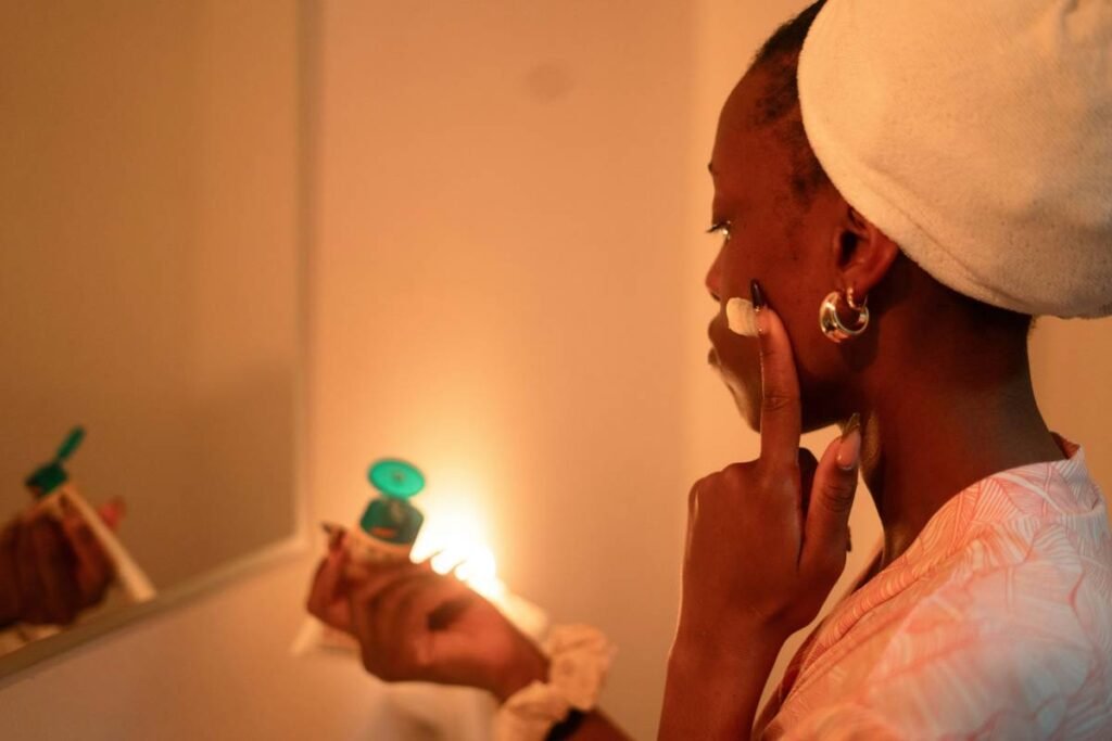 What Does Moisturizer Do for Skin? The Truth Behind Hydration, Barrier Repair & Glowy Confidence