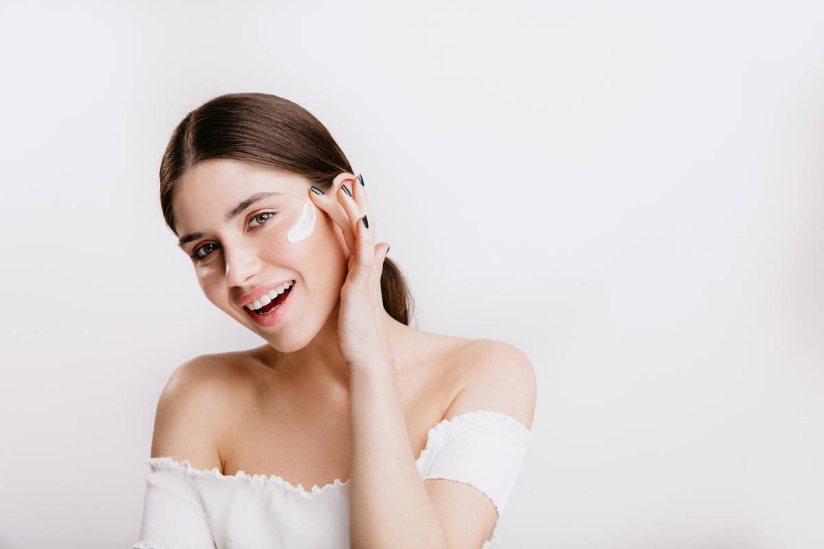 Comparison of daily care moisturizer everyday human oh textures on different skin types