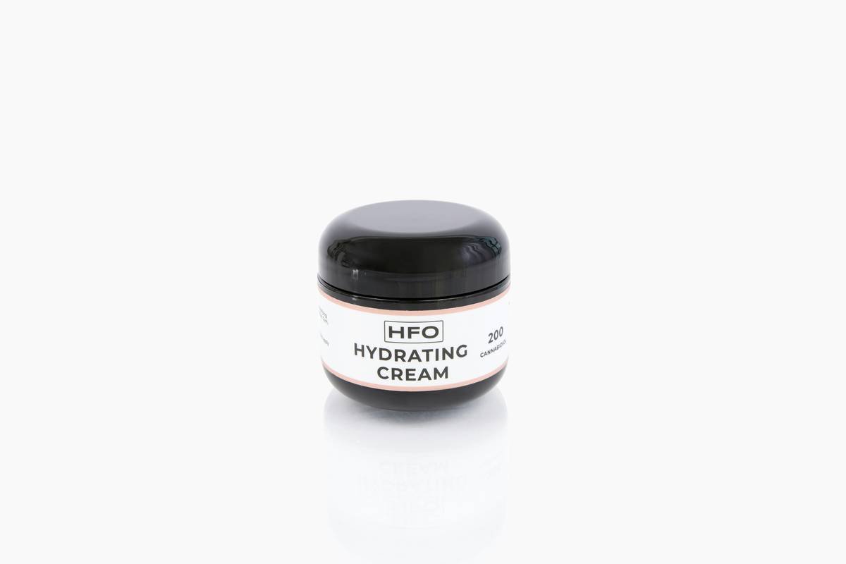 Why Your Dry Skin Moisturizer Body Isn’t Working (And What Actually Does)